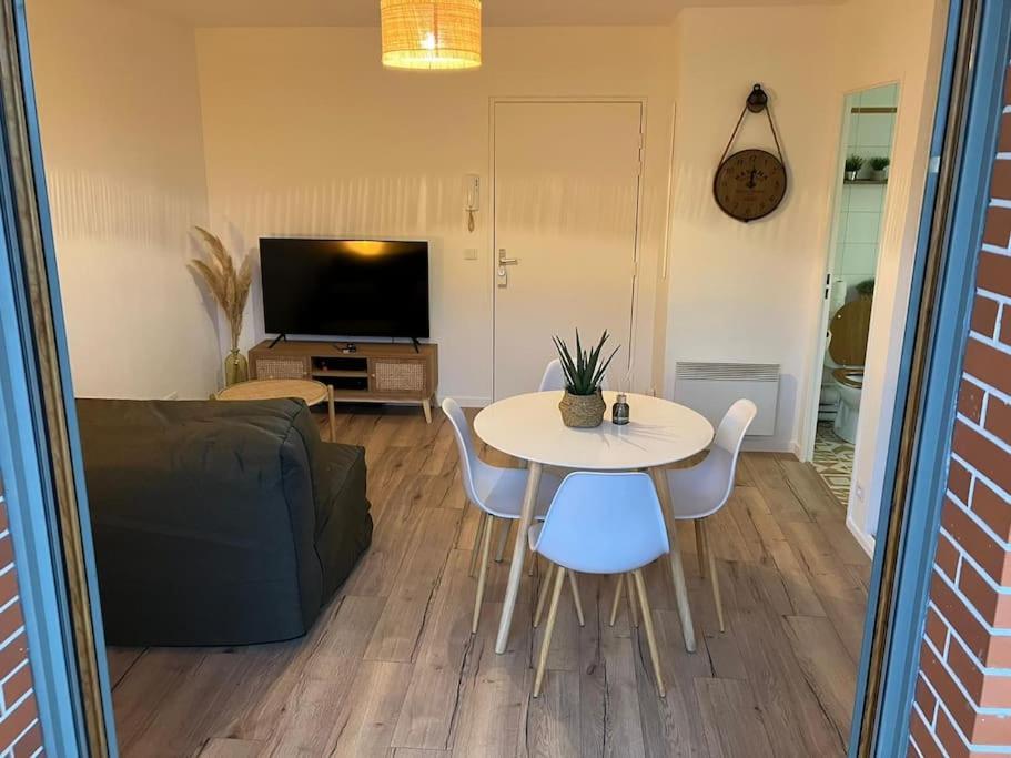 Apartamento Studio Cosy 12 Min Arc De Triomphe Rueil-Malmaison Exterior foto