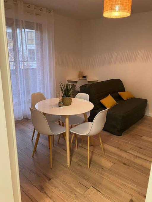 Apartamento Studio Cosy 12 Min Arc De Triomphe Rueil-Malmaison Exterior foto